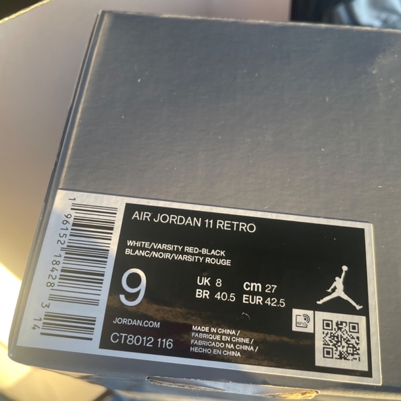 Athletic_Shoes